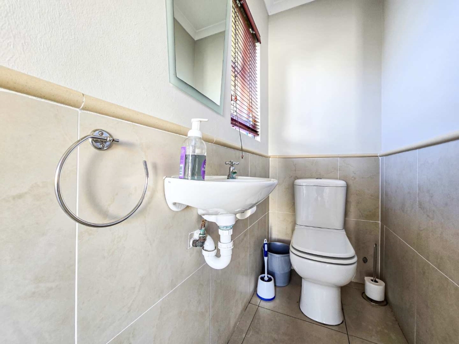 3 Bedroom Property for Sale in Stilbaai Wes Western Cape